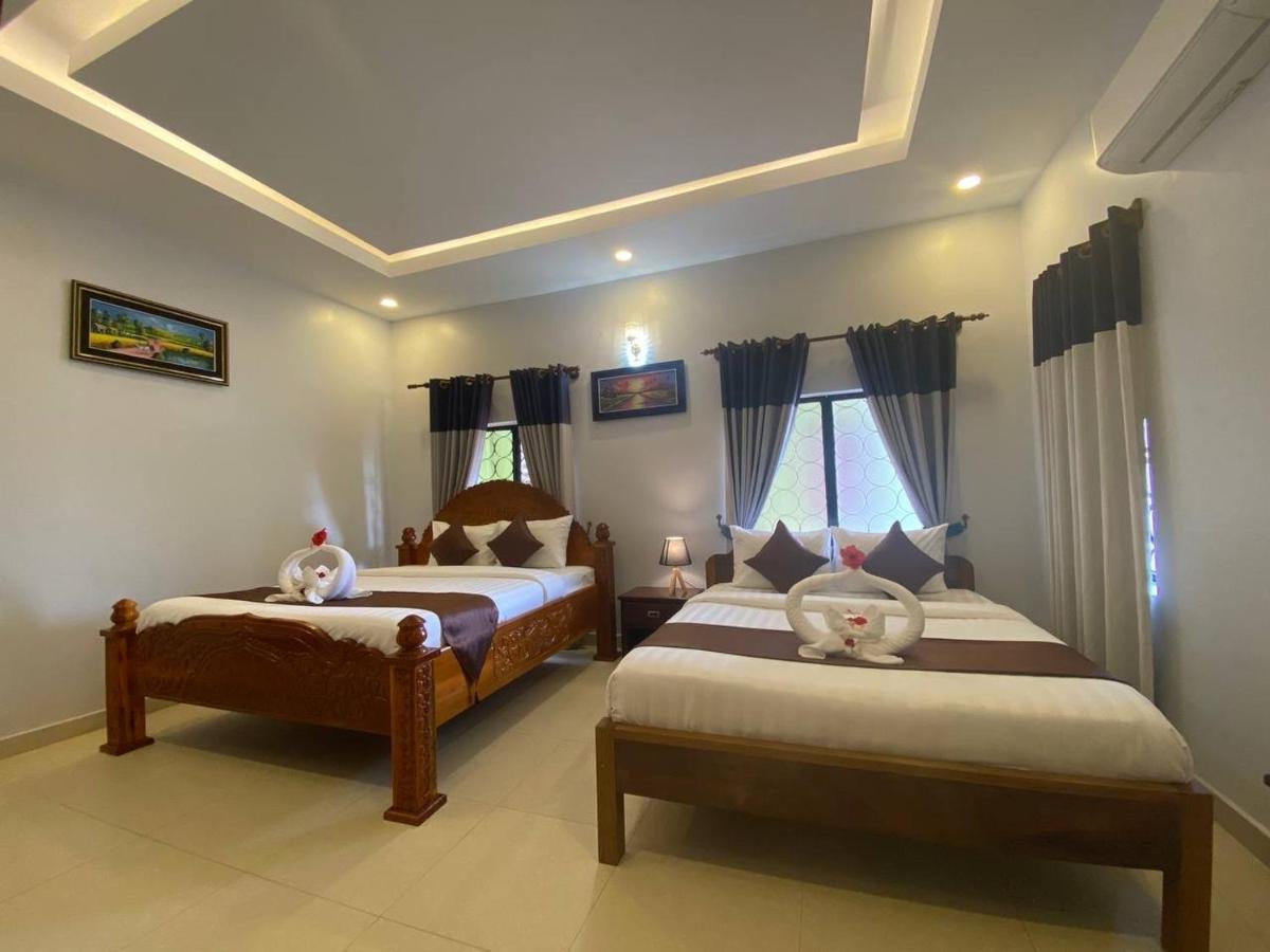 The Moon Kampot Boutique Hotel Exterior photo